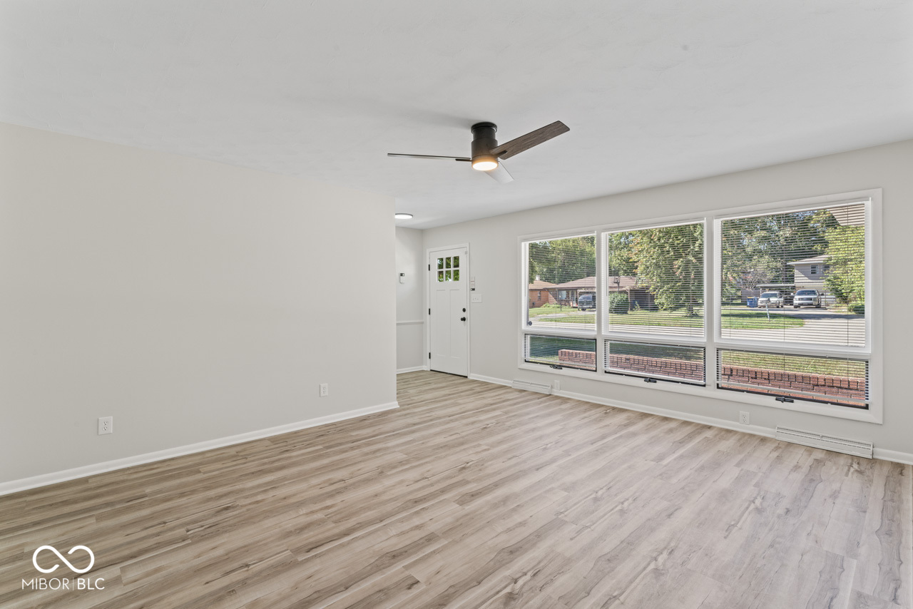 53 N Devon Avenue