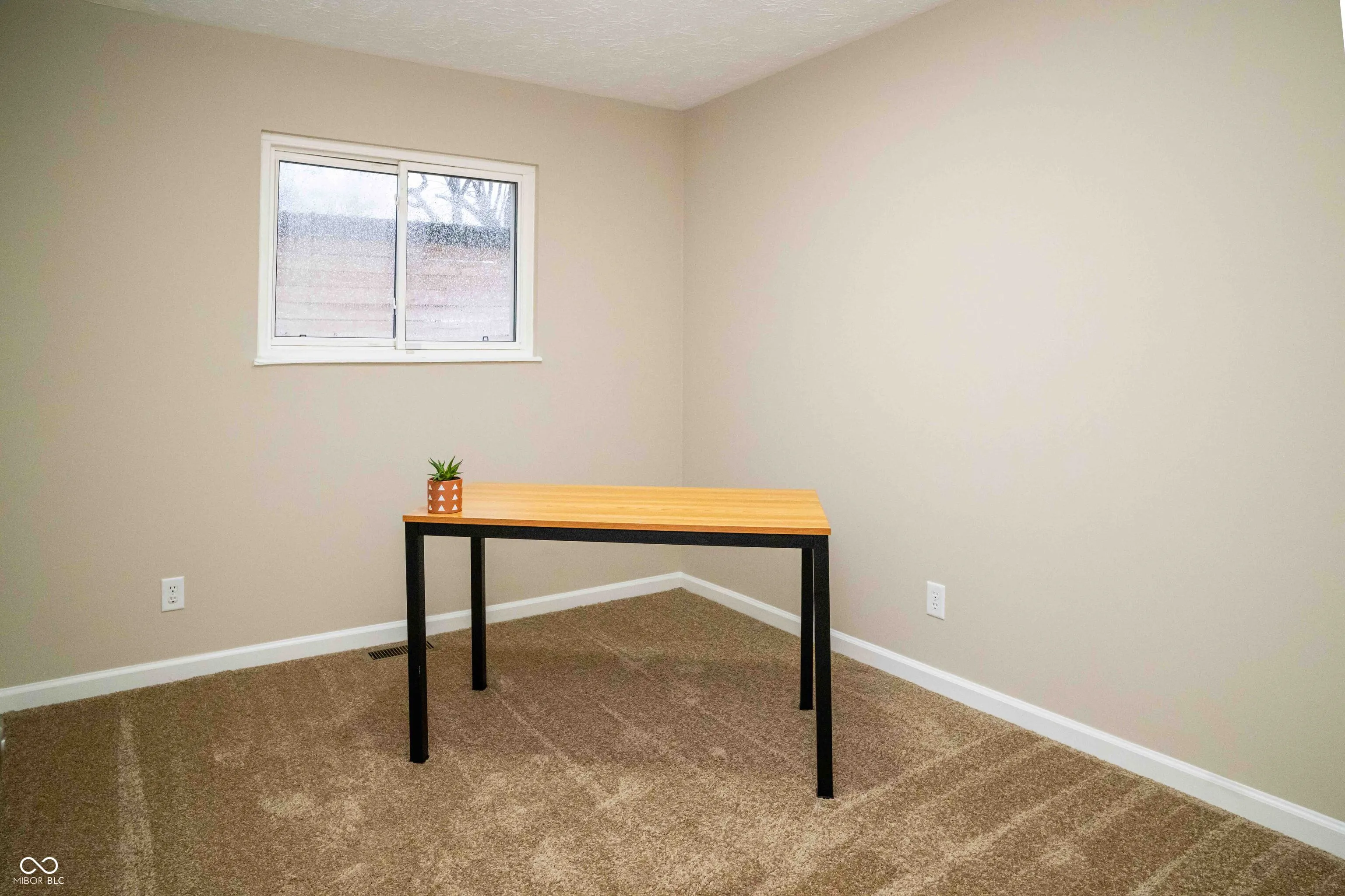 Greenwood, Indiana 46143, United States, 4 Bedrooms Bedrooms, ,2 BathroomsBathrooms,Residential,Pending,7711