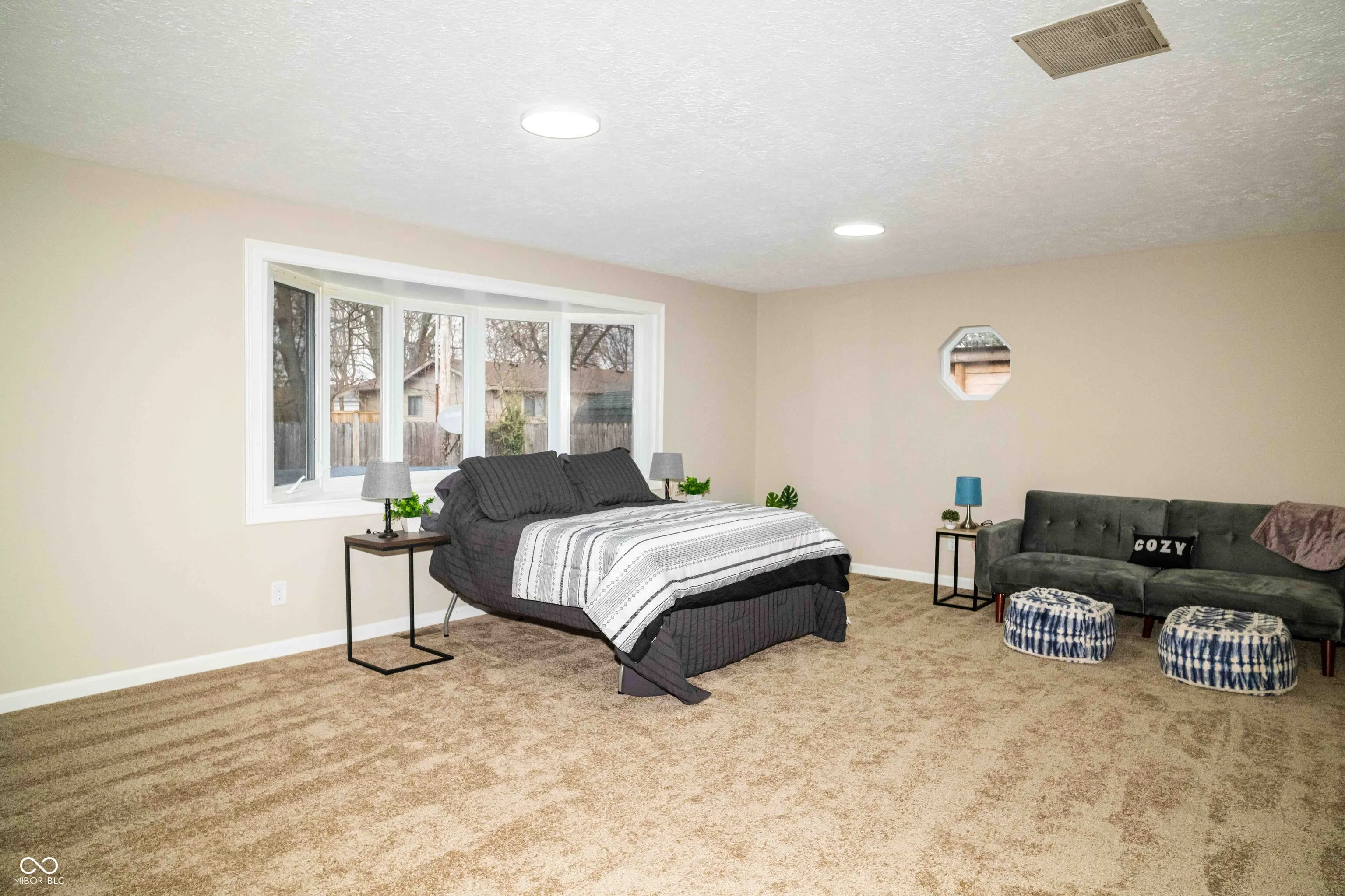 Greenwood, Indiana 46143, United States, 4 Bedrooms Bedrooms, ,2 BathroomsBathrooms,Residential,Pending,7711