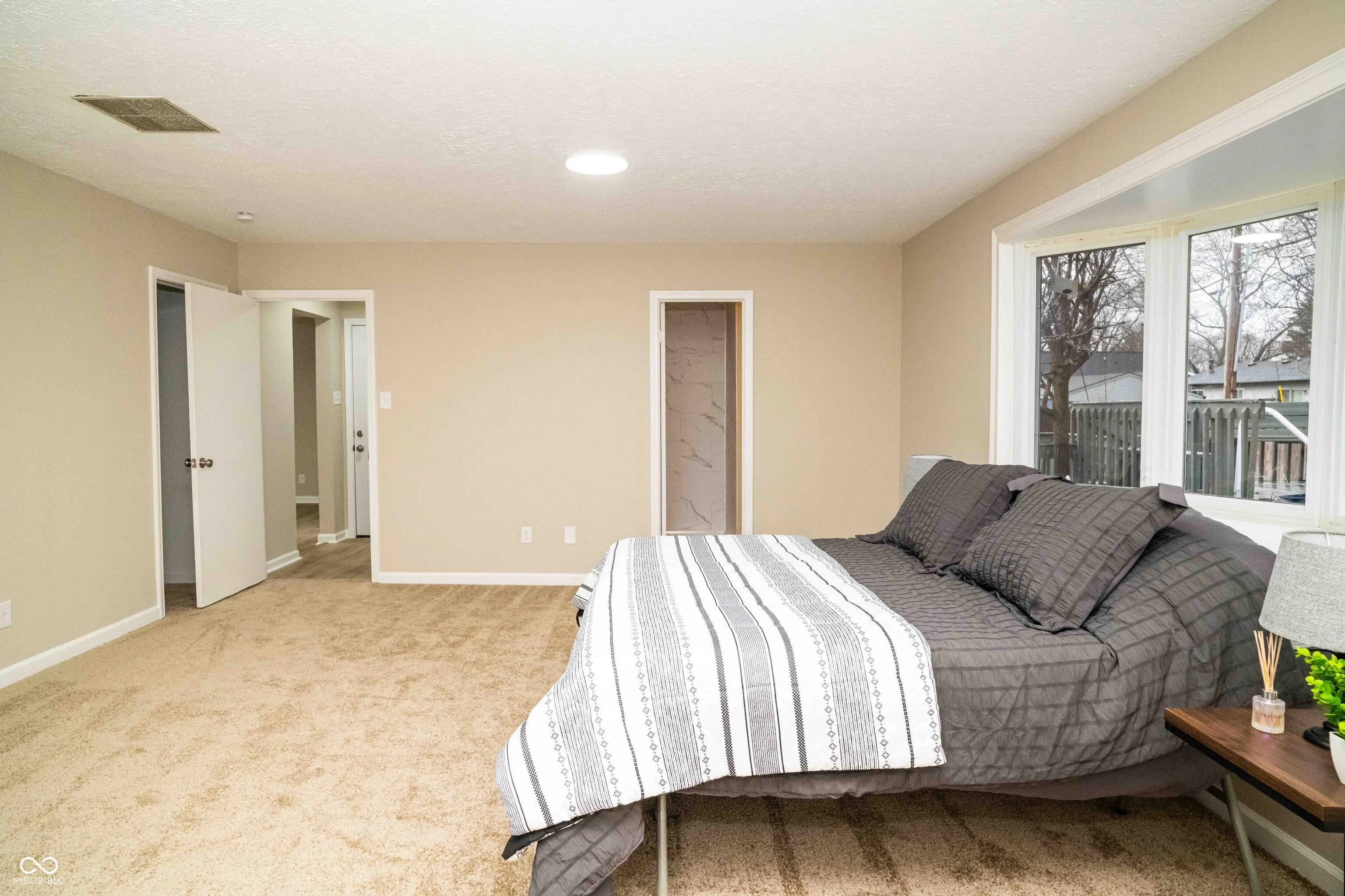 Greenwood, Indiana 46143, United States, 4 Bedrooms Bedrooms, ,2 BathroomsBathrooms,Residential,Pending,7711