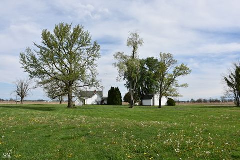 Photo of 8543 W McClure Road, Monrovia, IN 46157 (MLS # 22096066)