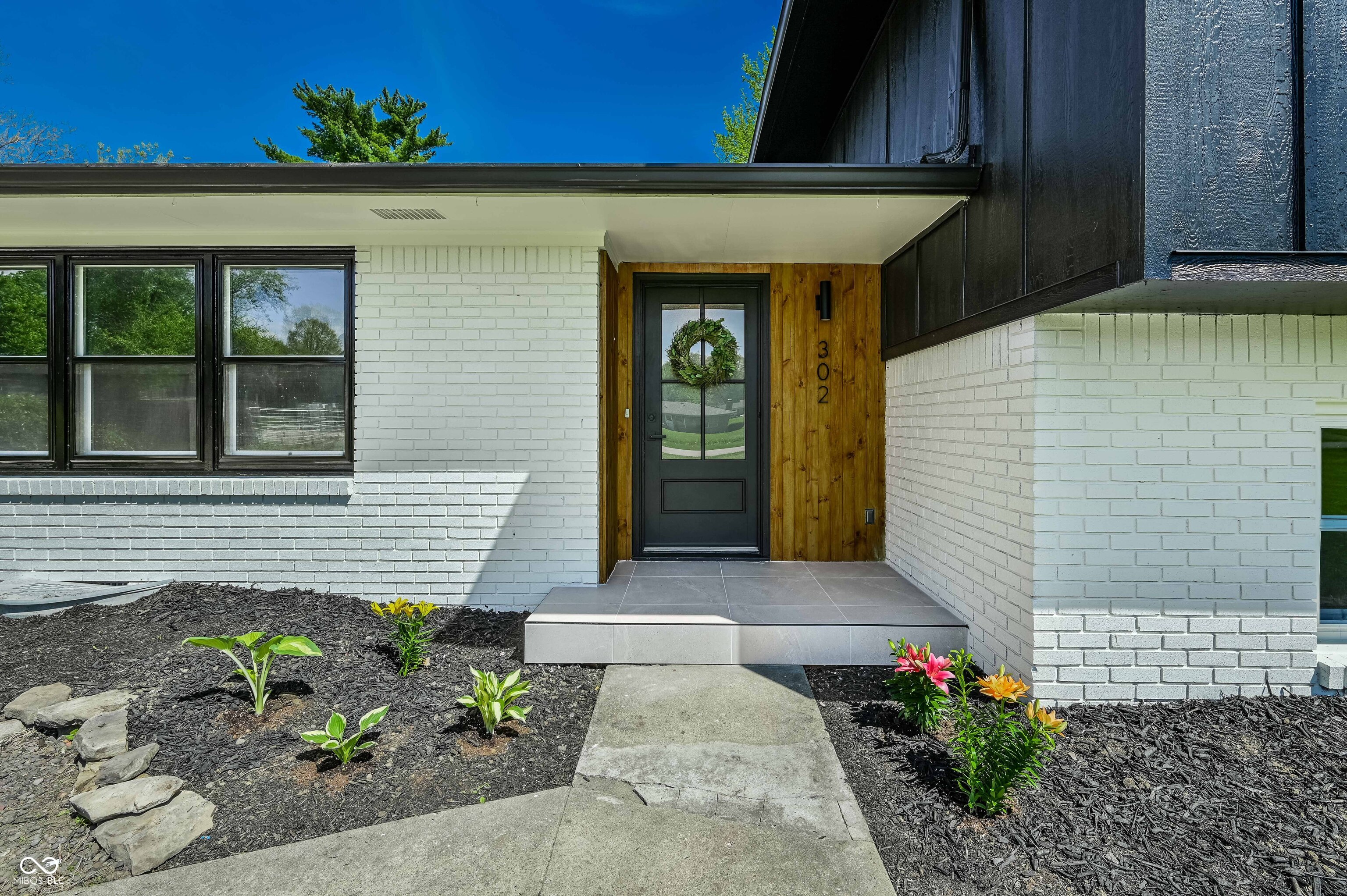 302 E Brunswick Avenue