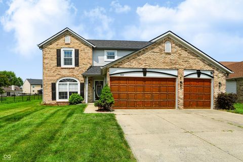 Photo of 4832 Thicket Grove Lane, Indianapolis, IN 46237 (MLS # 22113424)