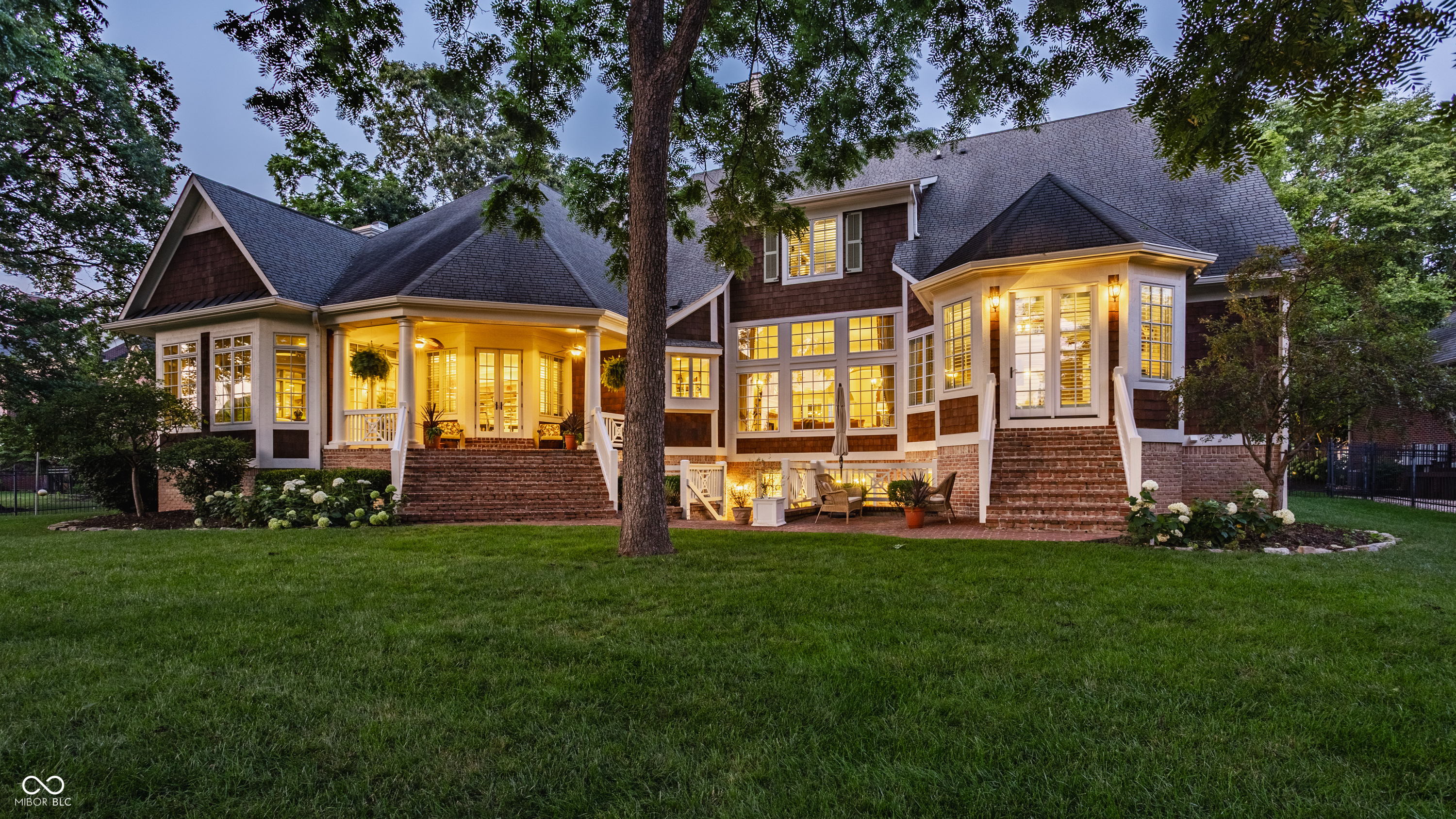 10410 Charter Oaks