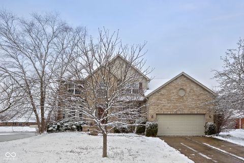 Photo of 2048 Whitetail Court, Avon, IN 46123 (MLS # 22076840)
