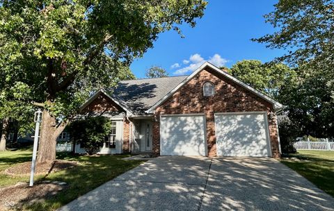 Photo of 12423 Ensley Place, Fishers, IN 46038 (MLS # 22090486)