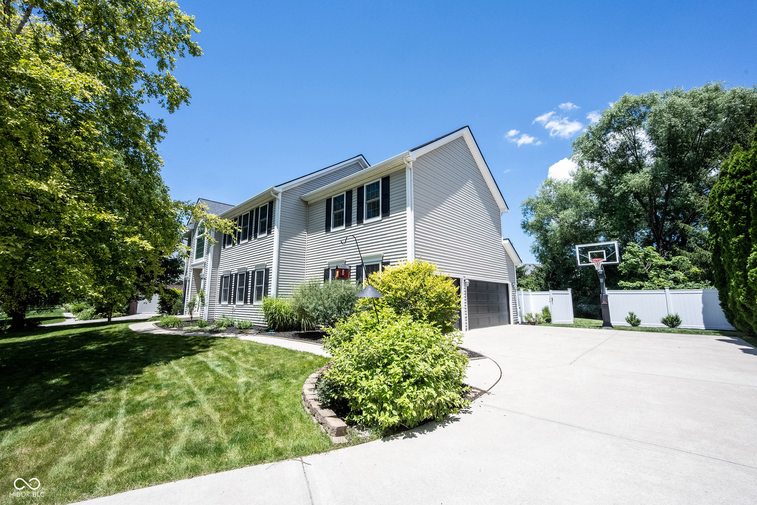 11121 Desert Glen Drive