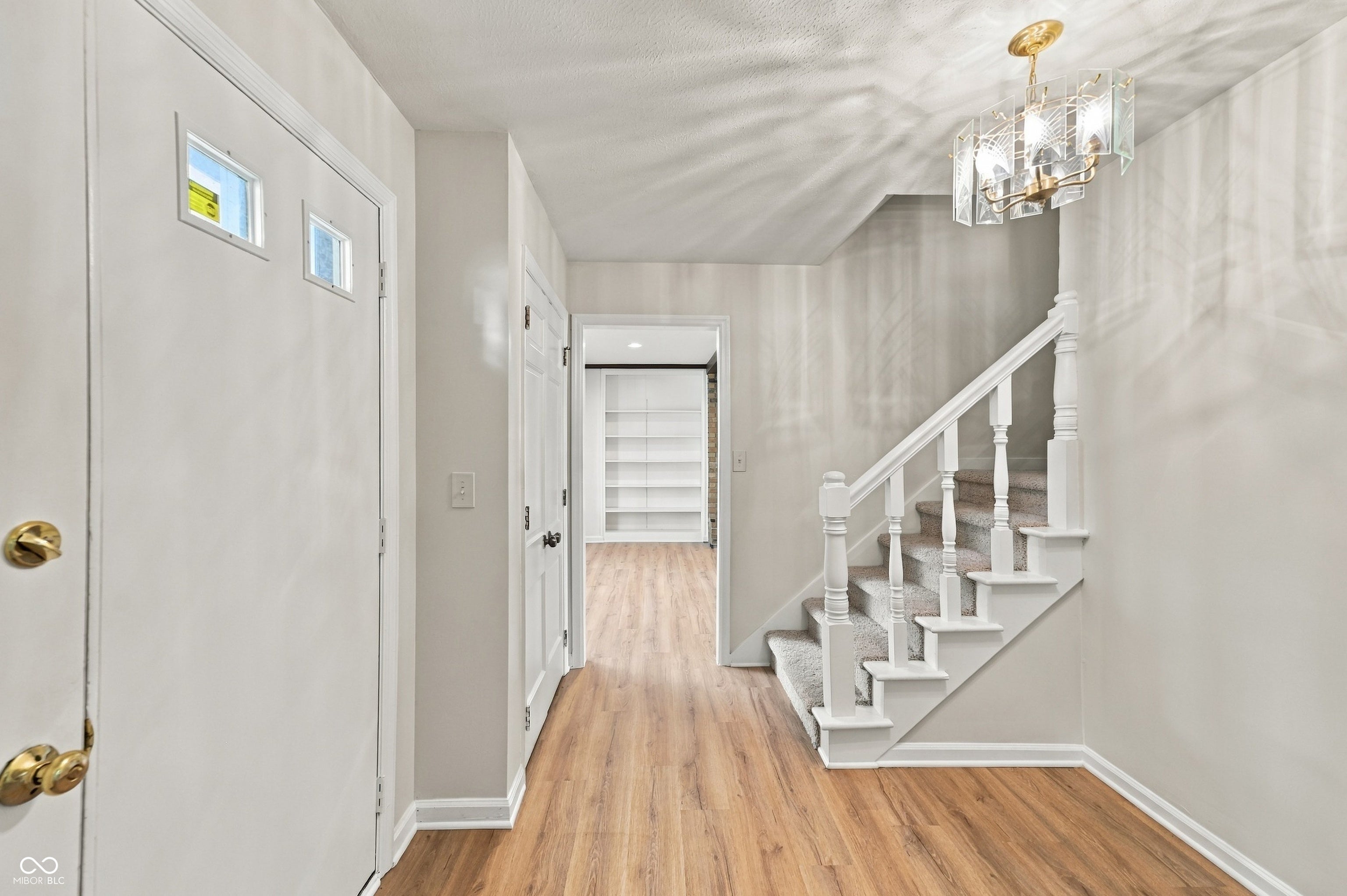 2043 Whitewood Court