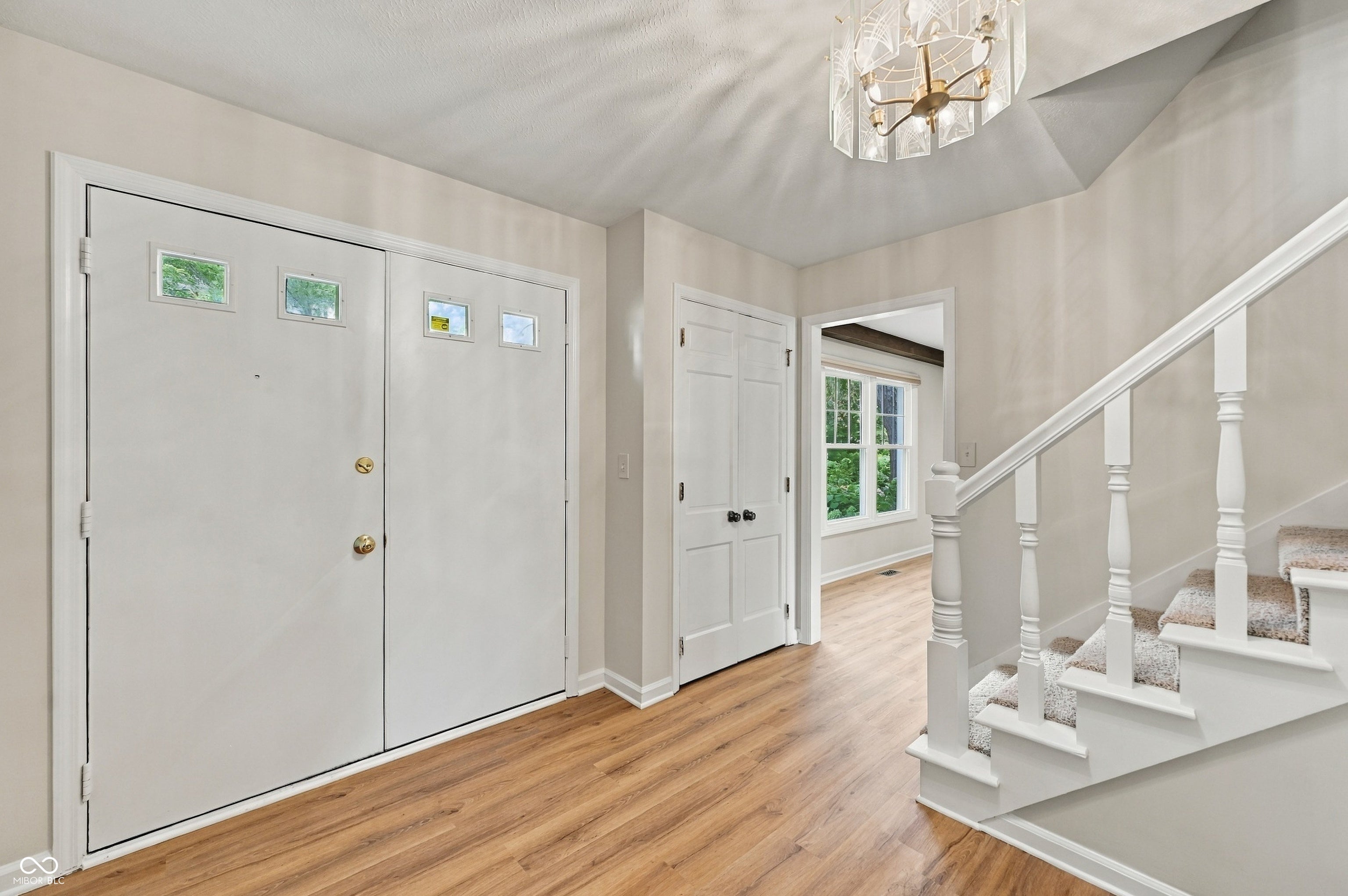2043 Whitewood Court