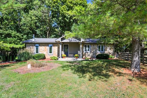Photo of 15030 Little Eagle Creek Avenue, Zionsville, IN 46077 (MLS # 22063153)
