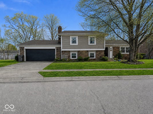 711 FRONT ROYAL DR, INDIANAPOLIS, IN 46227 - Image c2de9532fcd39637452d73dbe2f7e0db/3935815327