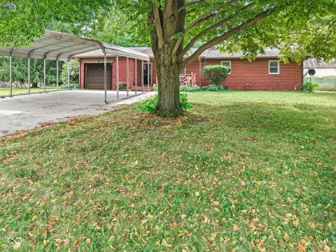 Photo of 917 W Hanna Avenue, Indianapolis, IN 46217 (MLS # 22125199)