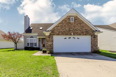 Photo of 9240 Crossing Drive, Fishers, IN 46037 (MLS # 22093615)