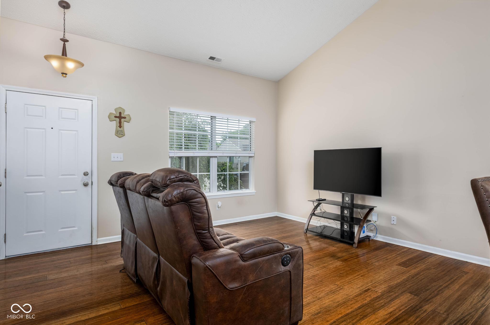 9751 Roxbury Drive