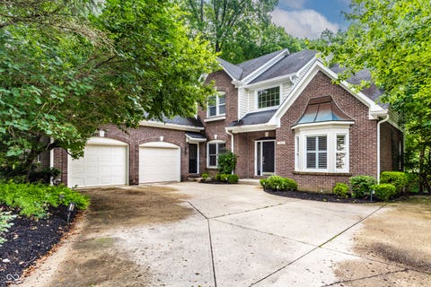 Photo of 7821 Timber Run Court, Indianapolis, IN 46256 (MLS # 22107387)