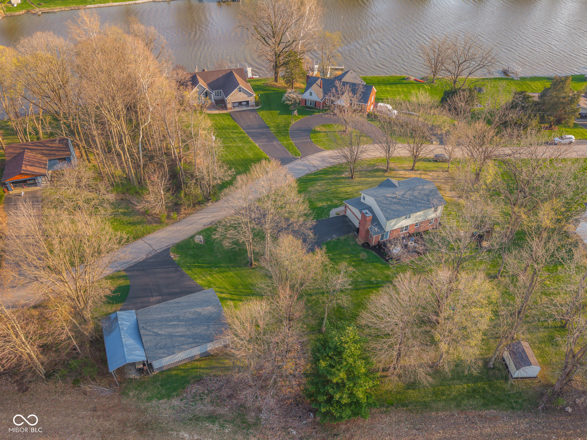 16300 E Lake Shore Drive N