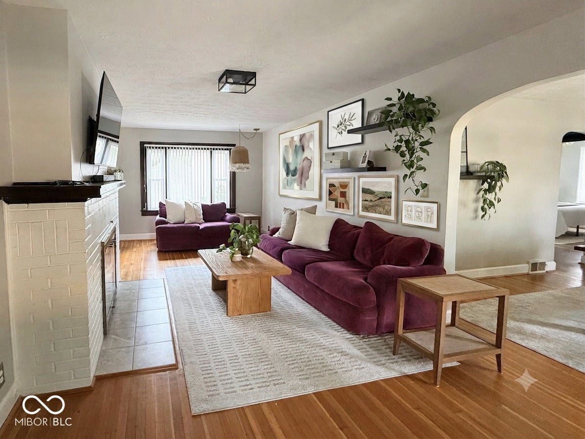 925 E 55th Street