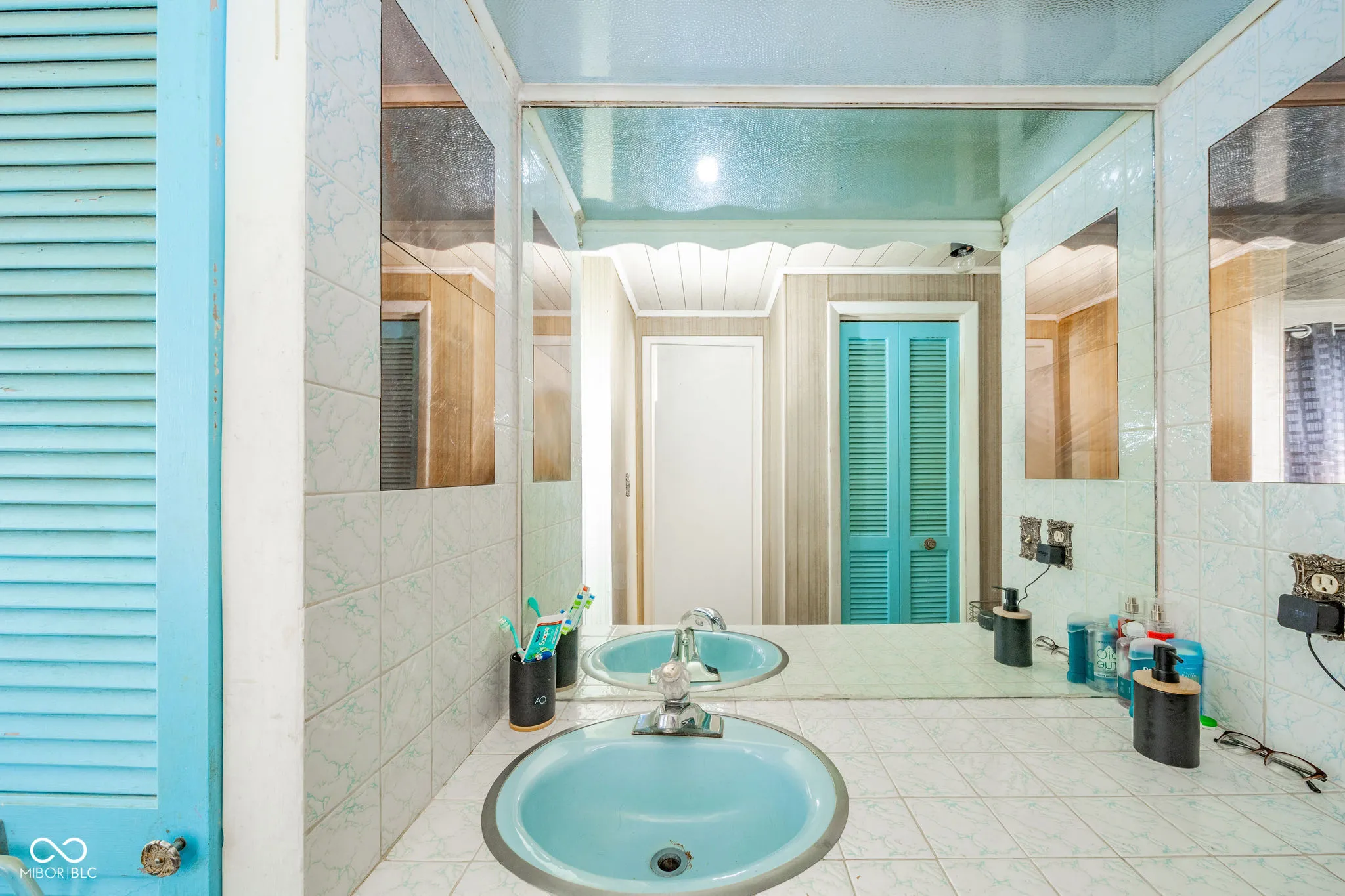 Alexandria, Indiana 46001, United States, 3 Bedrooms Bedrooms, ,2 BathroomsBathrooms,Residential,Pending,204383