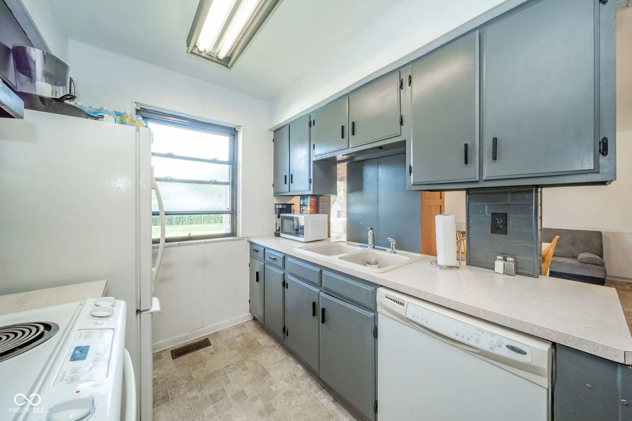 Alexandria, Indiana 46001, United States, 3 Bedrooms Bedrooms, ,2 BathroomsBathrooms,Residential,Pending,204383