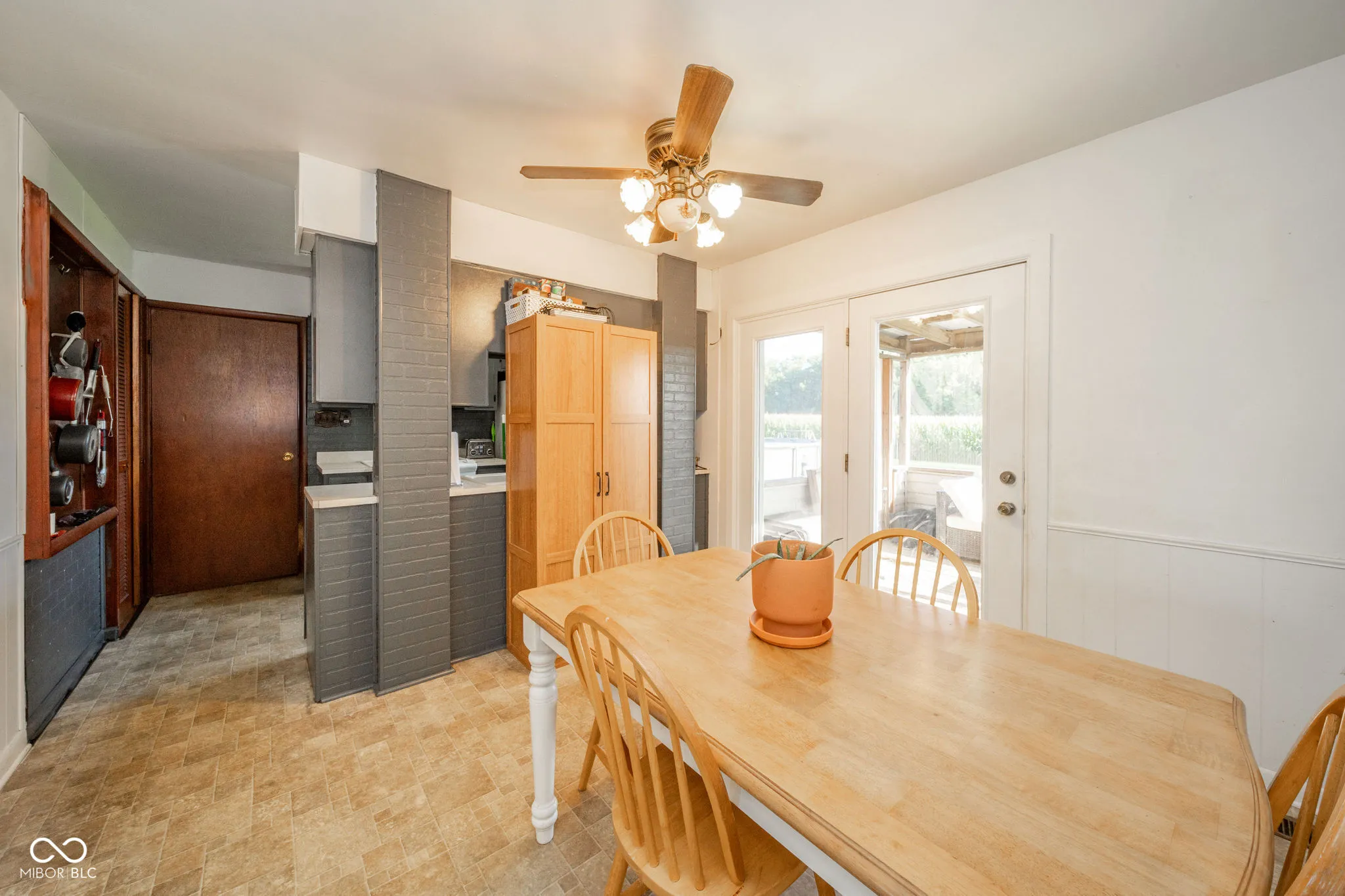 Alexandria, Indiana 46001, United States, 3 Bedrooms Bedrooms, ,2 BathroomsBathrooms,Residential,Pending,204383