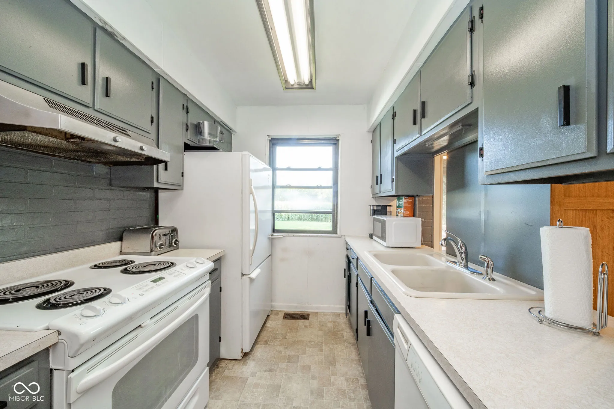 Alexandria, Indiana 46001, United States, 3 Bedrooms Bedrooms, ,2 BathroomsBathrooms,Residential,Pending,204383