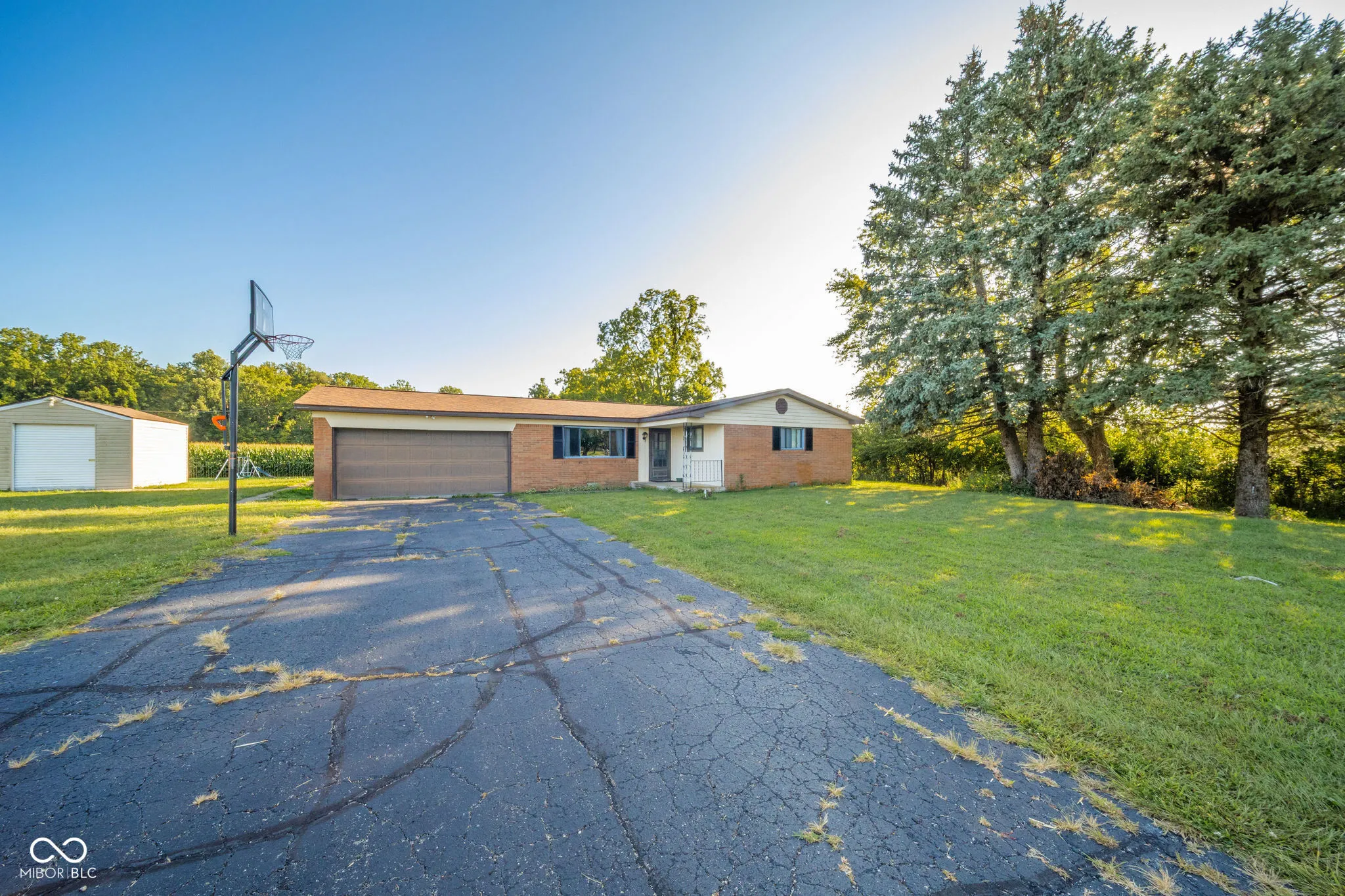 Alexandria, Indiana 46001, United States, 3 Bedrooms Bedrooms, ,2 BathroomsBathrooms,Residential,Pending,204383