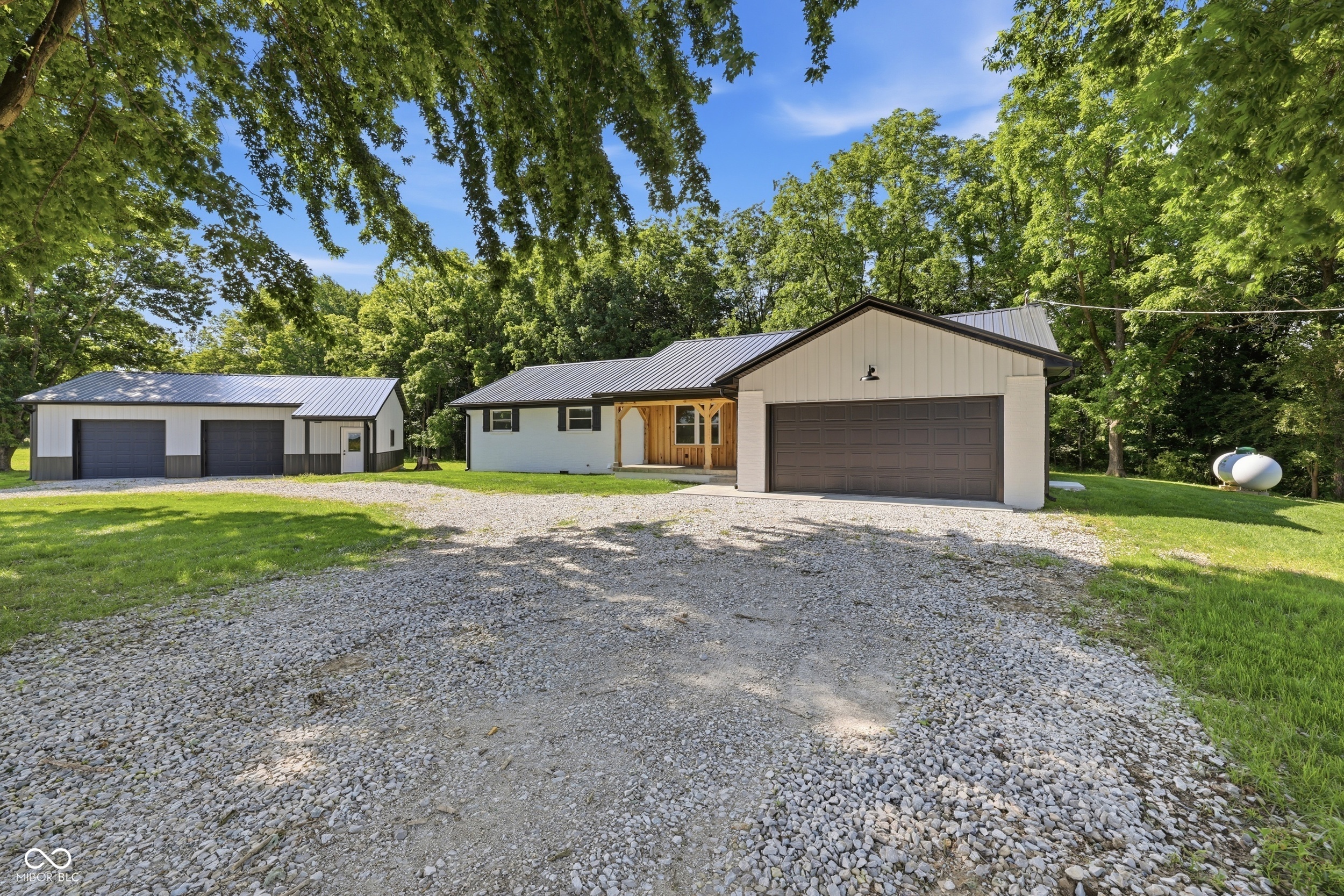 8667 W County Road 550 N