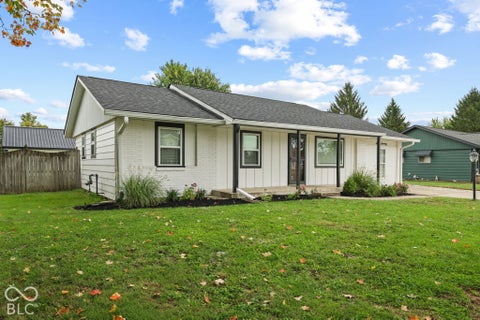 Photo of 670 Duo Drive, Martinsville, IN 46151 (MLS # 22129586)