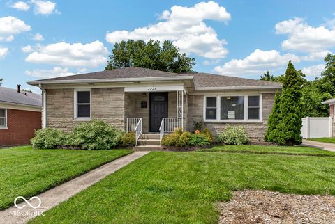 Photo of 2226 Main Street, Beech Grove, IN 46107 (MLS # 22104825)