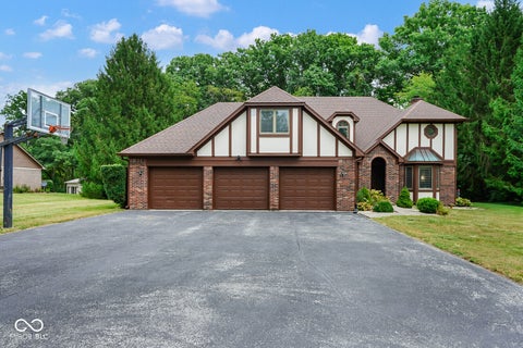 Photo of 1767 N Sugar Creek Trail, Greenfield, IN 46140 (MLS # 22125348)