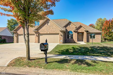 Photo of 898 Justine Circle W, Indianapolis, IN 46234 (MLS # 22068129)