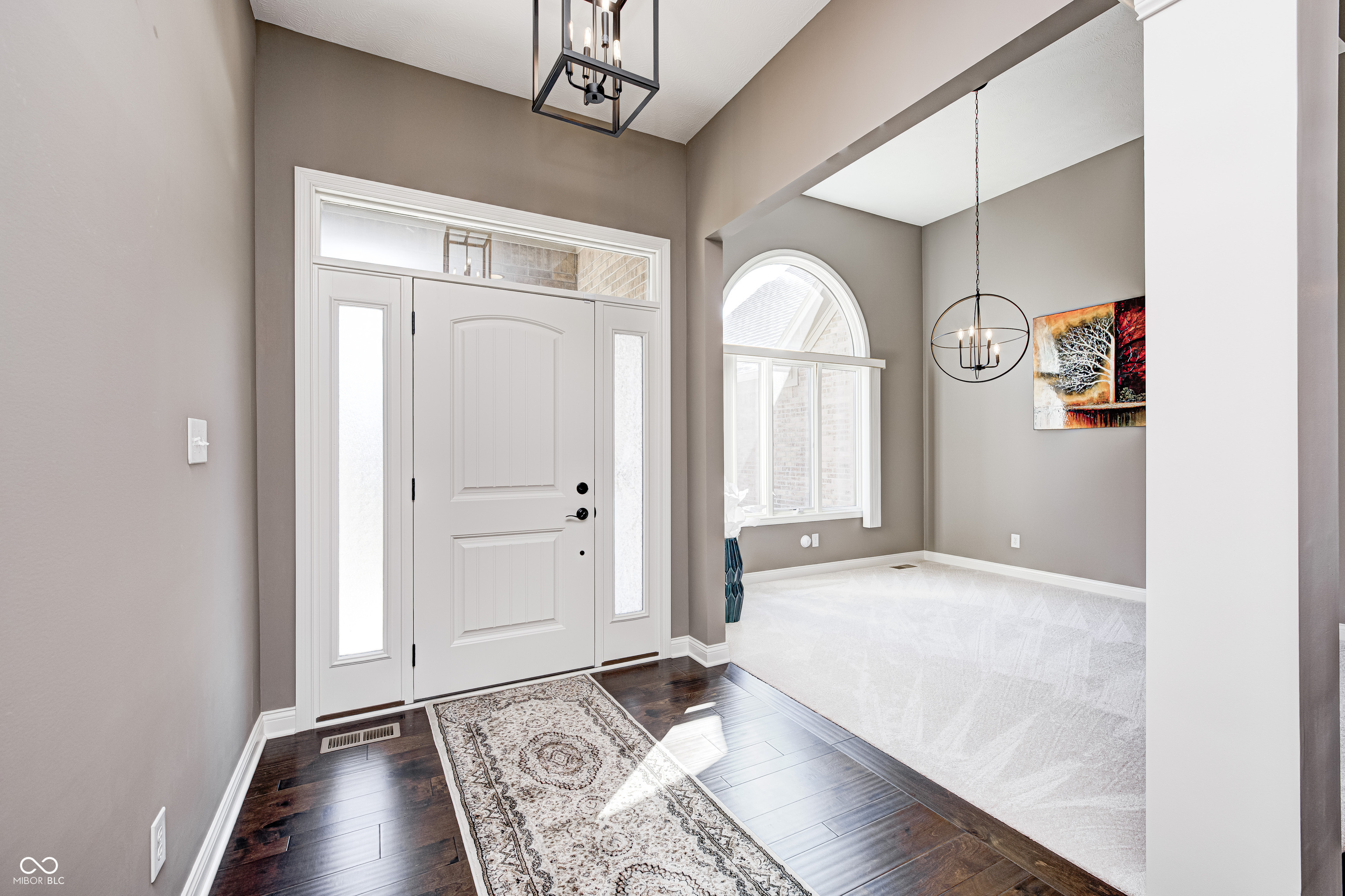 898 Justine Circle W