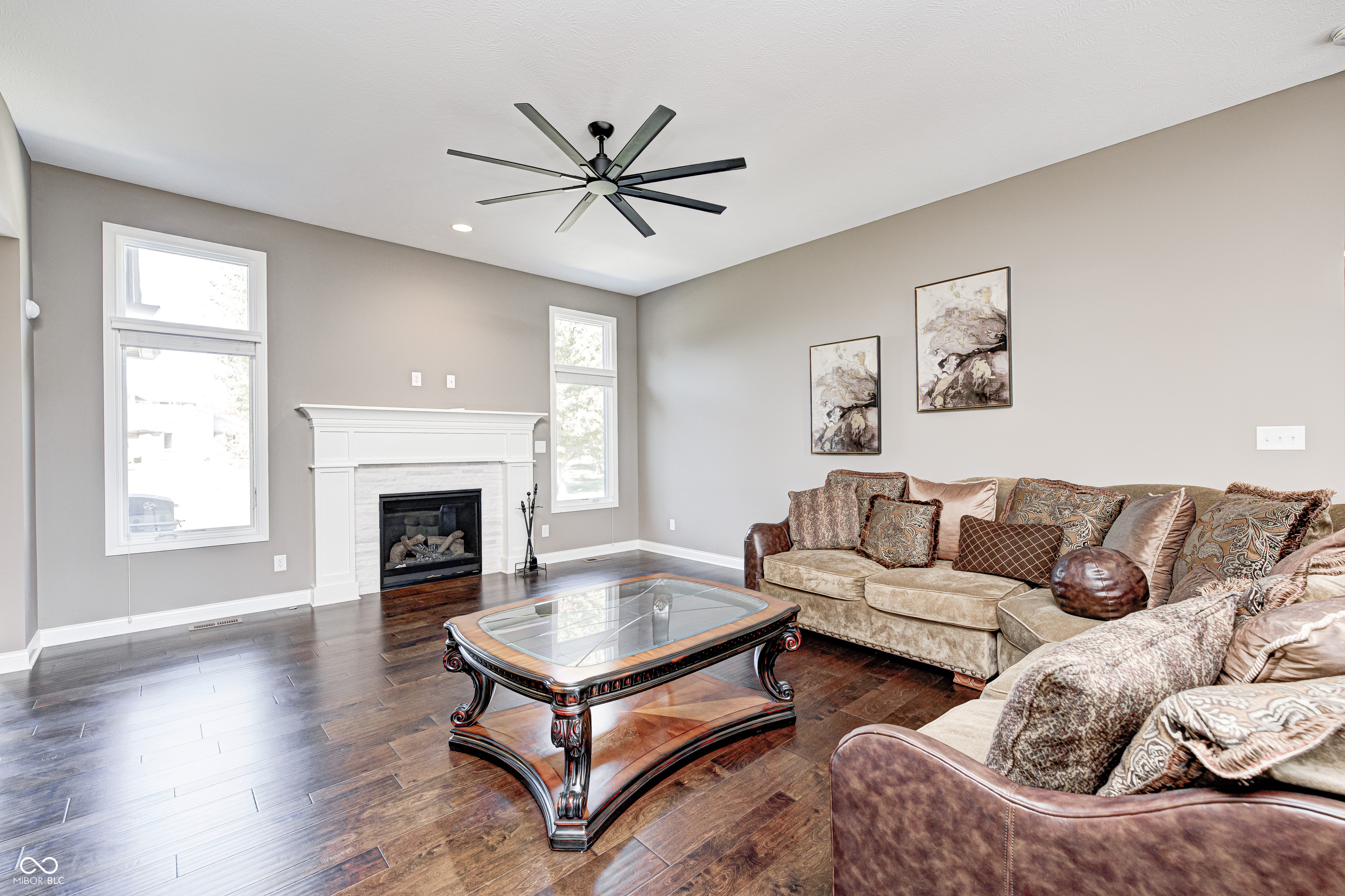 898 Justine Circle W