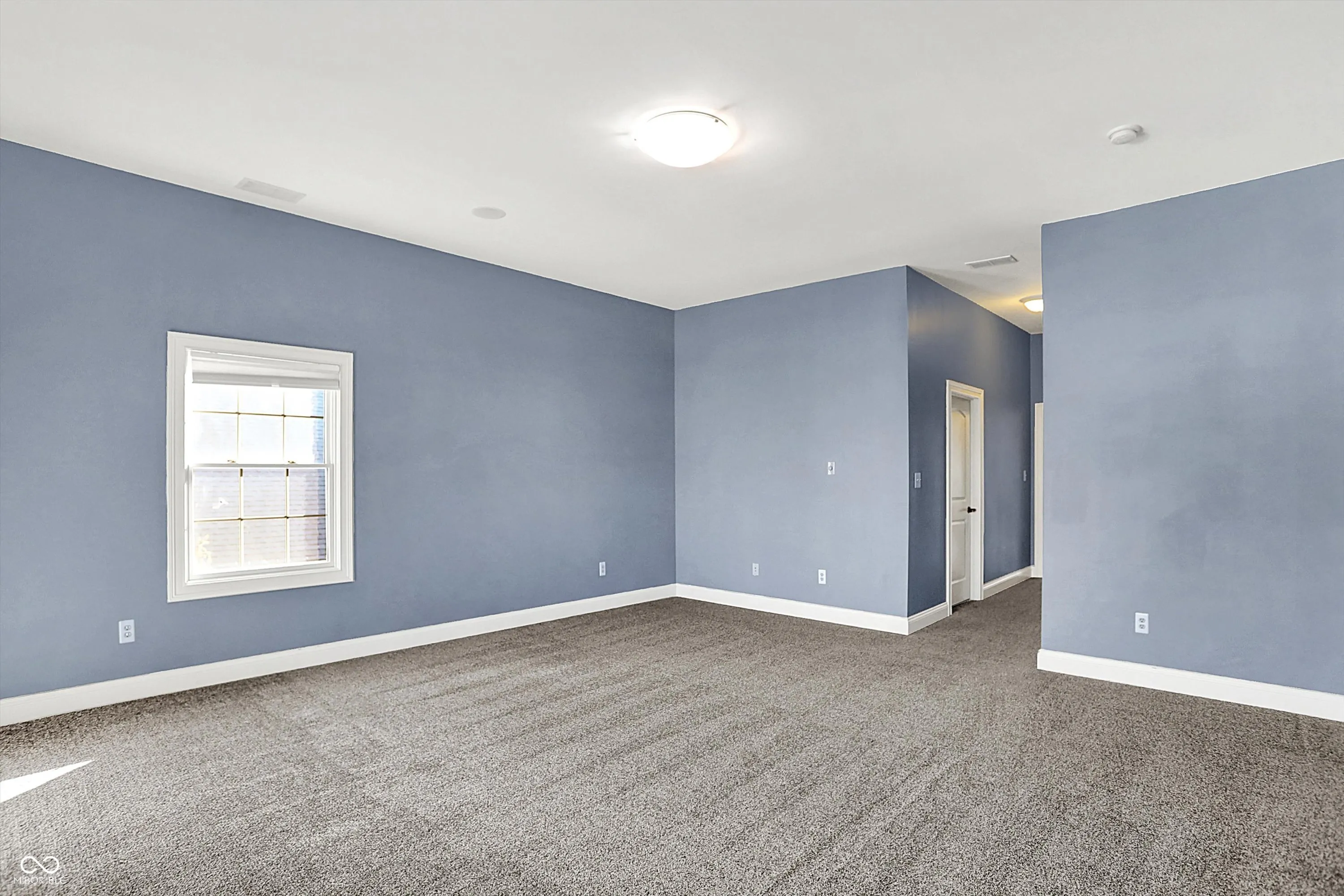 Zionsville, Indiana 46077, United States, 6 Bedrooms Bedrooms, ,5 BathroomsBathrooms,Residential,Pending,28549