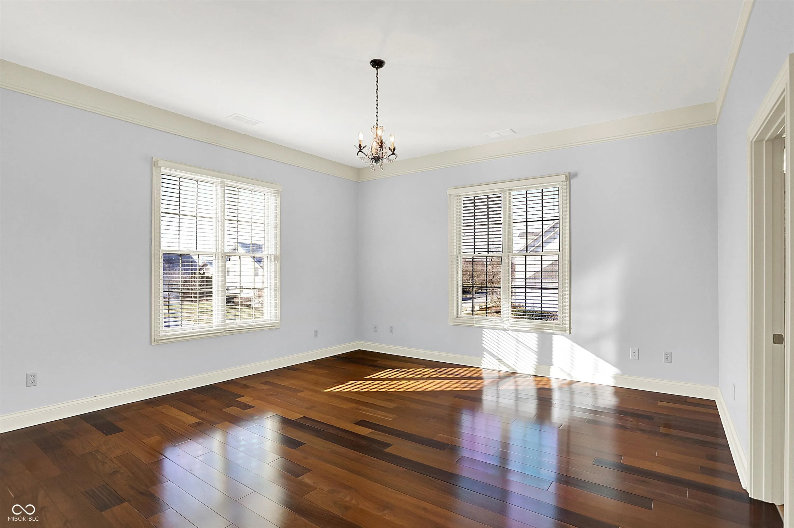 Zionsville, Indiana 46077, United States, 6 Bedrooms Bedrooms, ,5 BathroomsBathrooms,Residential,Pending,28549