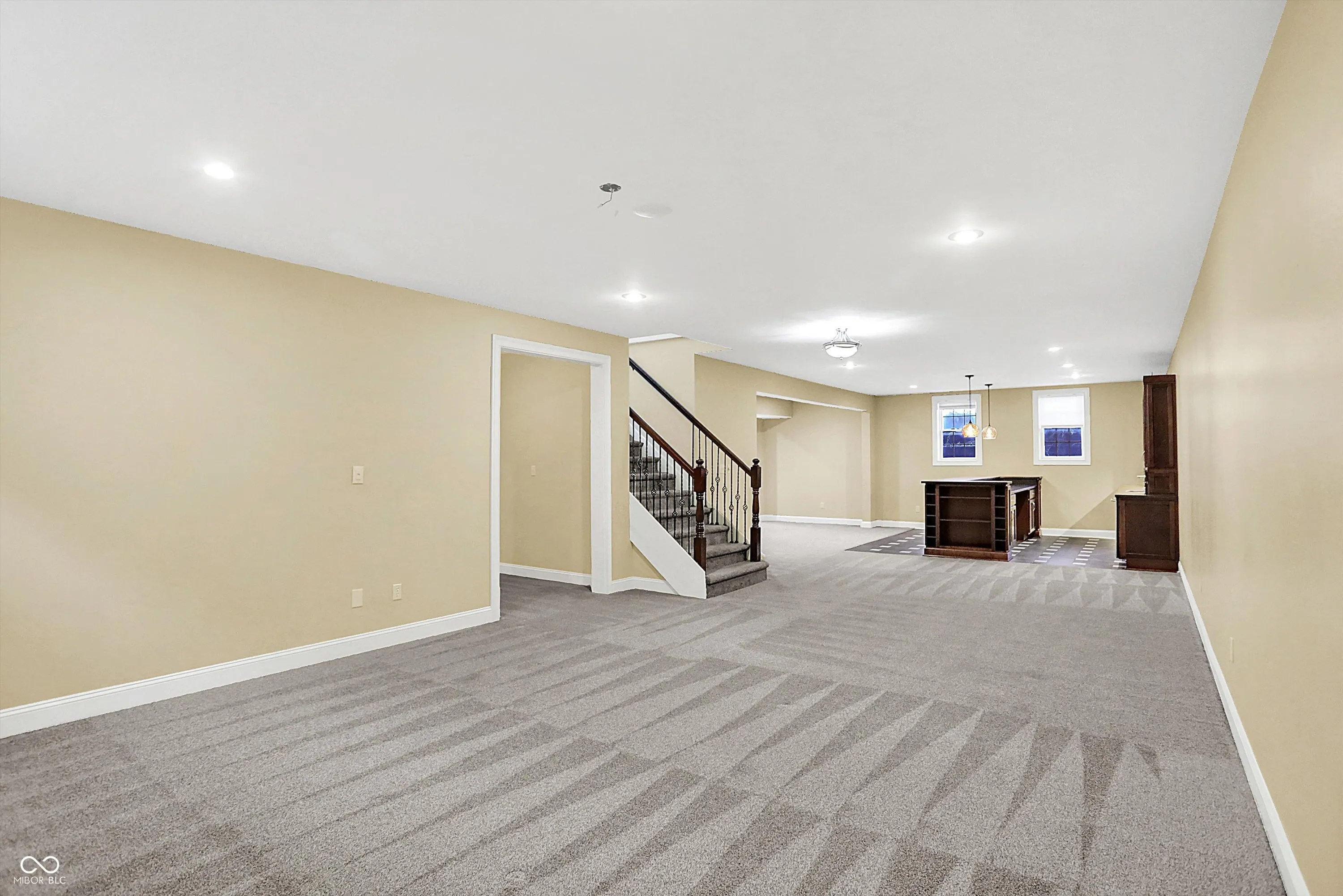 Zionsville, Indiana 46077, United States, 6 Bedrooms Bedrooms, ,5 BathroomsBathrooms,Residential,Pending,28549