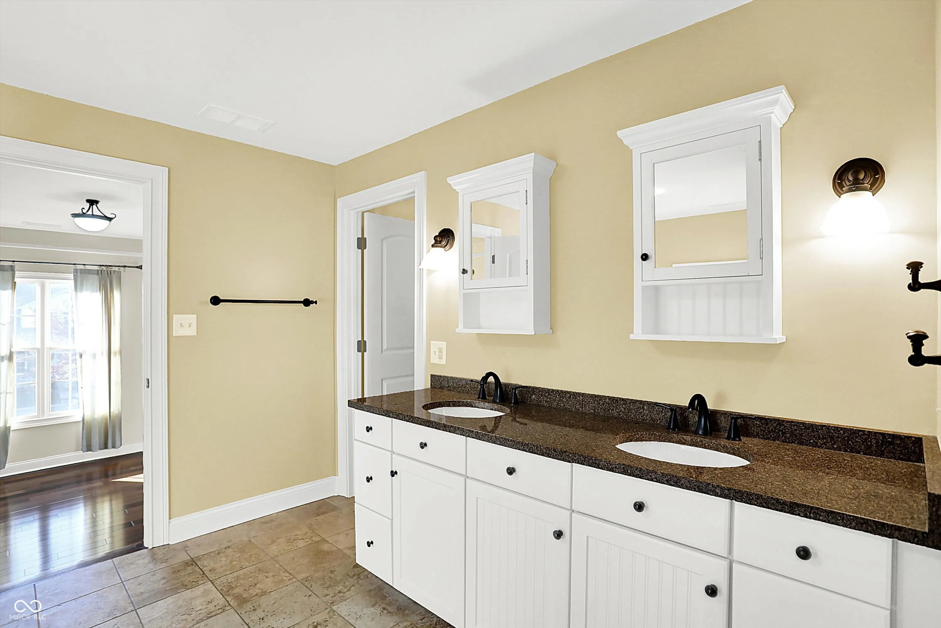 Zionsville, Indiana 46077, United States, 6 Bedrooms Bedrooms, ,5 BathroomsBathrooms,Residential,Pending,28549