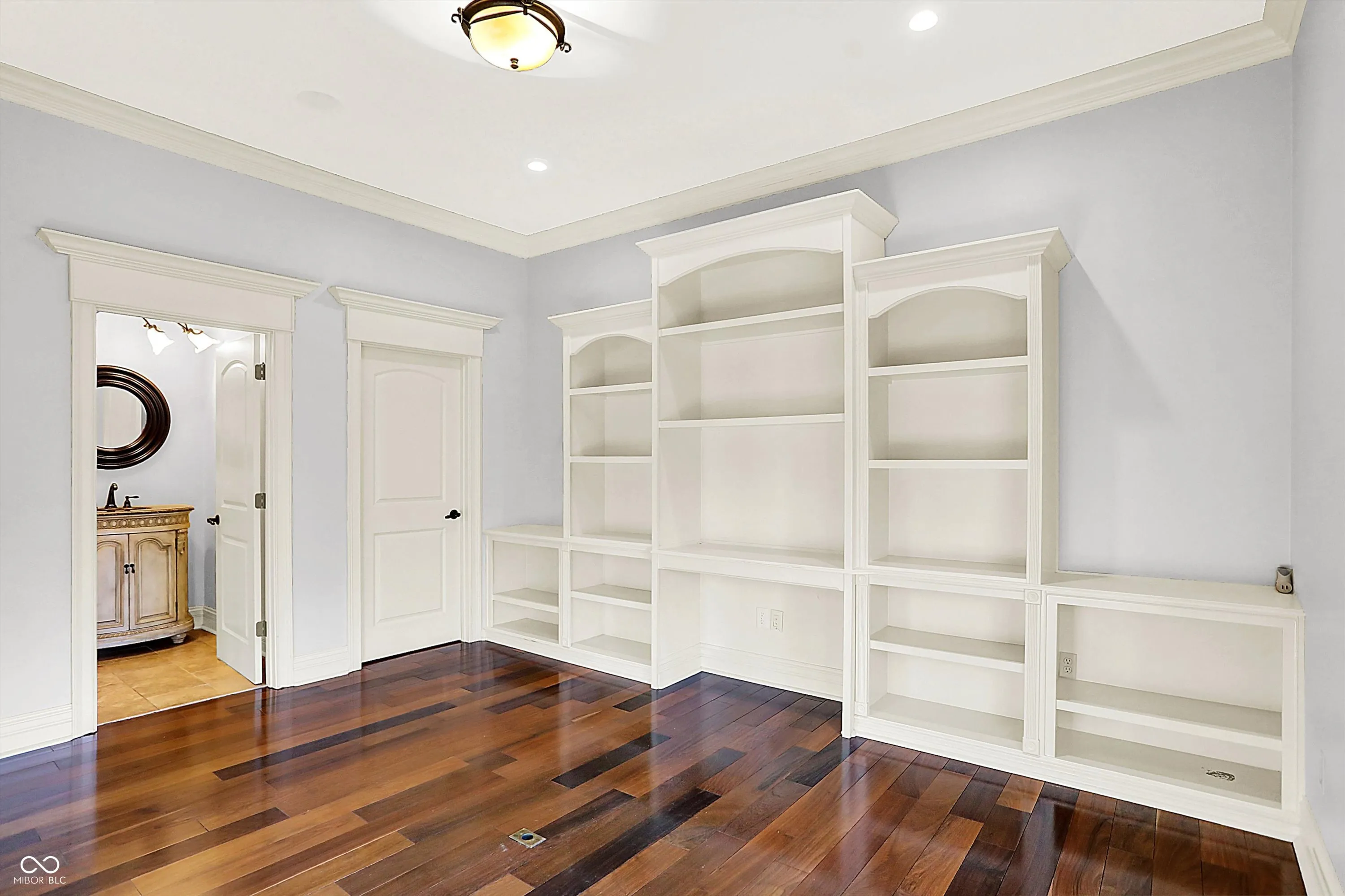 Zionsville, Indiana 46077, United States, 6 Bedrooms Bedrooms, ,5 BathroomsBathrooms,Residential,Pending,28549