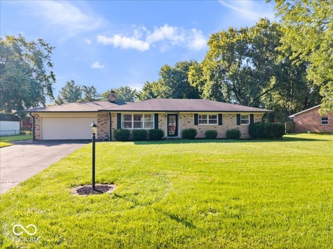 Photo of 451 Green Valley Drive, Greenwood, IN 46142 (MLS # 22122883)
