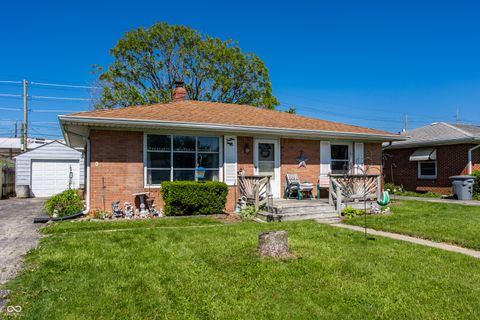 Photo of 1616 Englewood Drive, Indianapolis, IN 46219 (MLS # 22100868)
