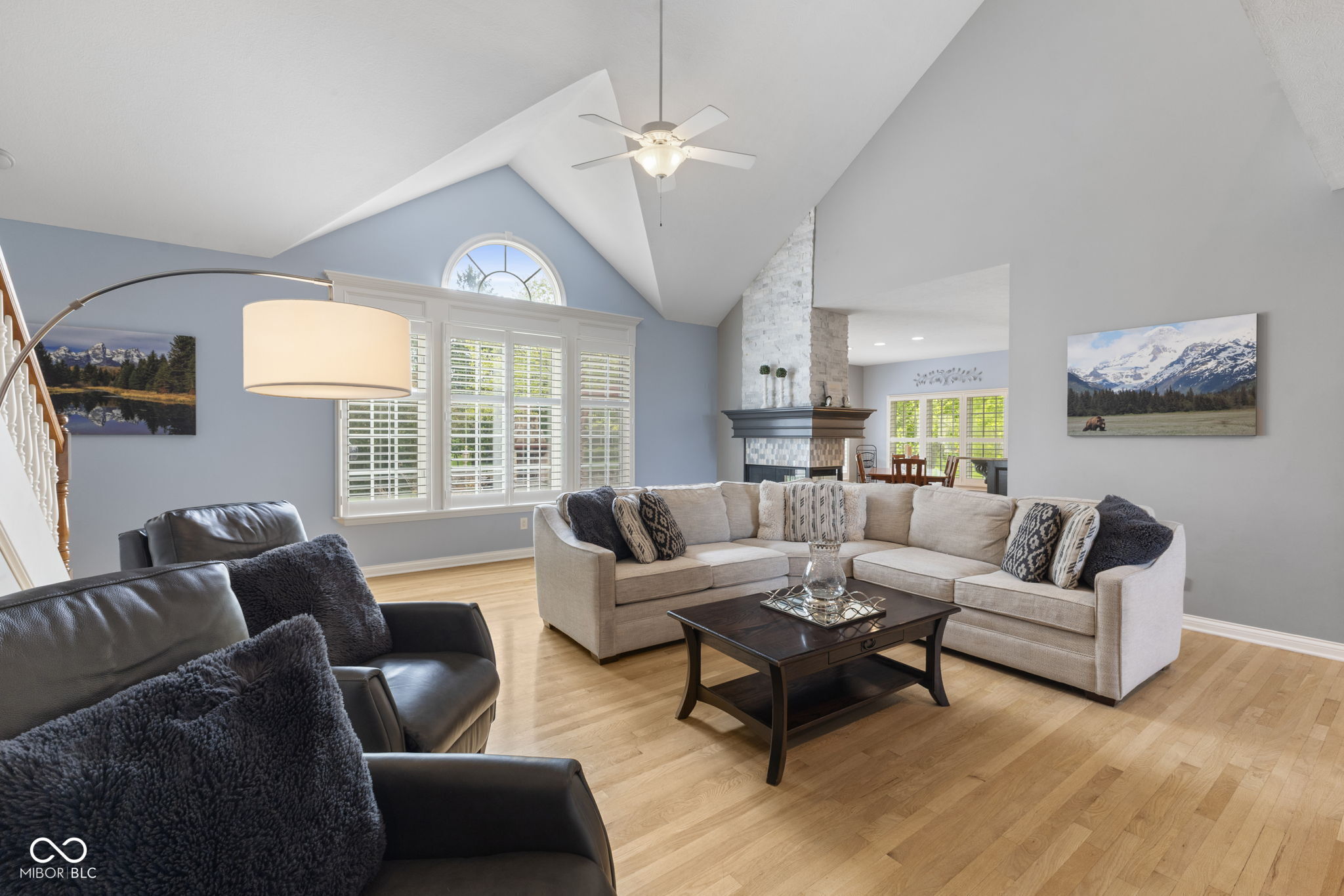 4627 Ridgewood Drive
