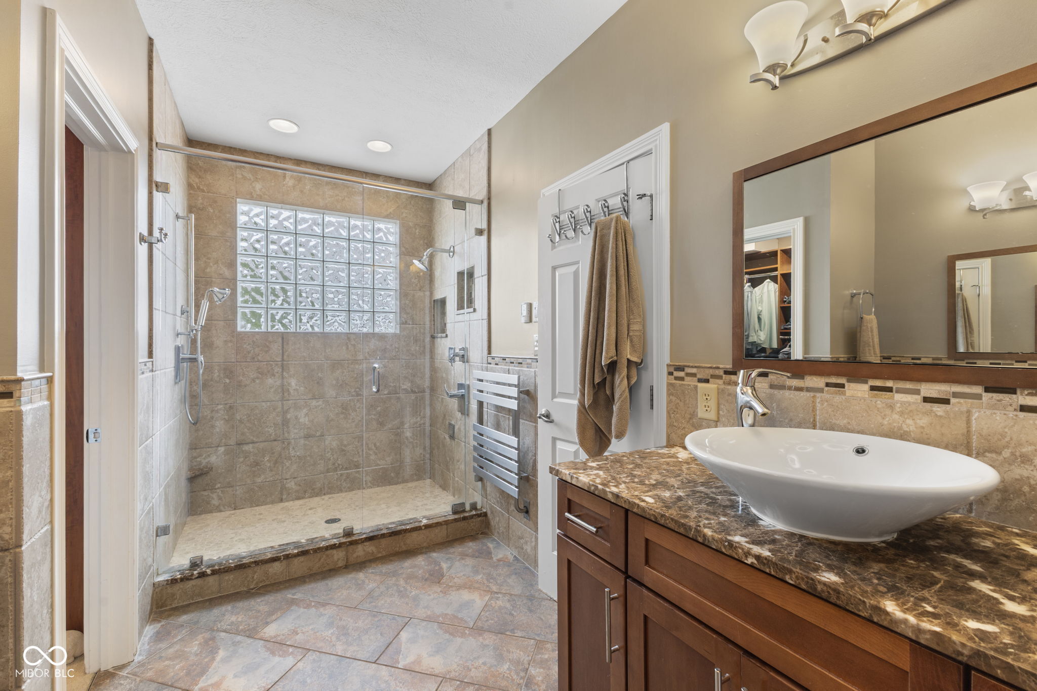 4627 Ridgewood Drive