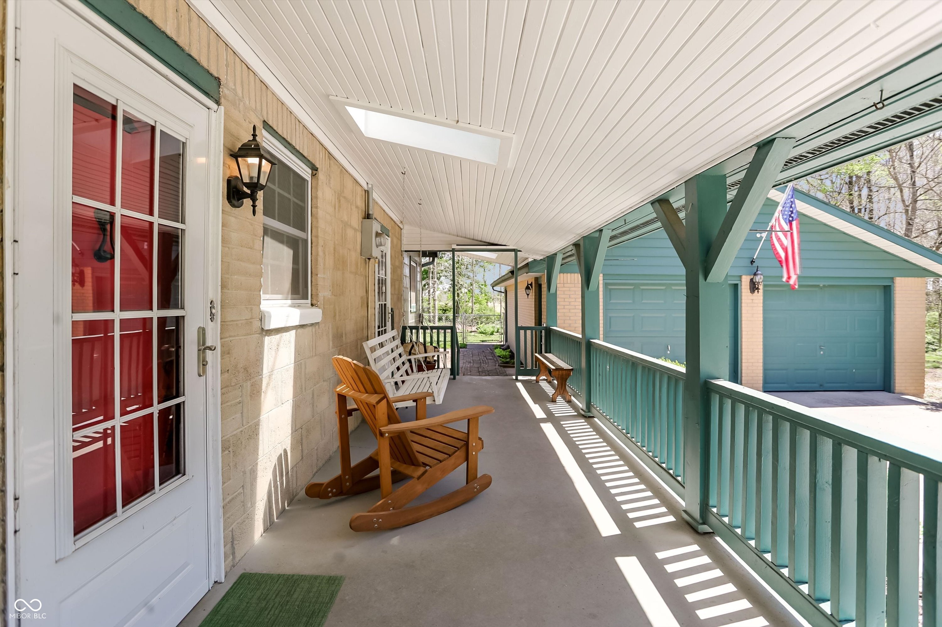 8644 S Addison Avenue