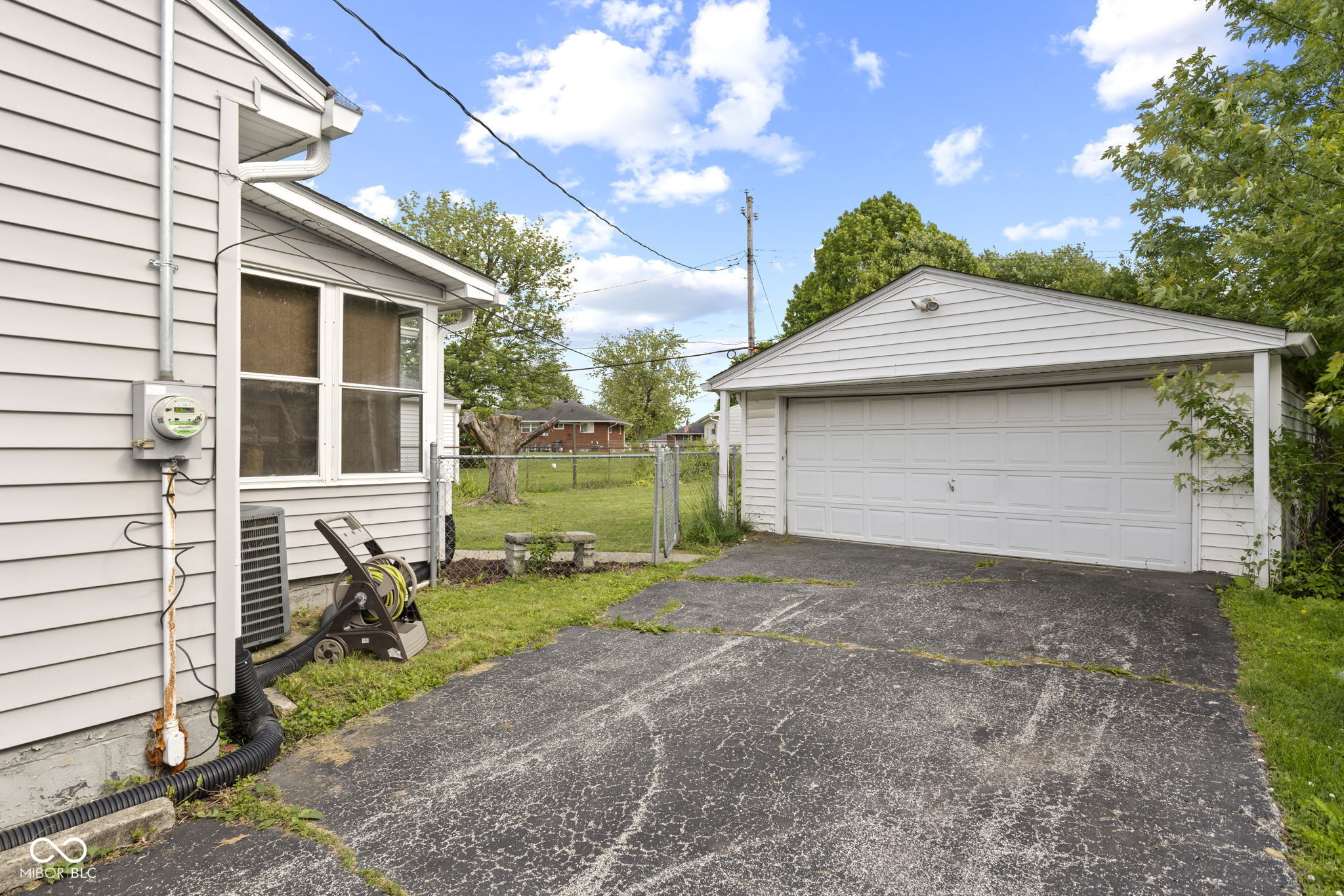 633 Fletcher Lane