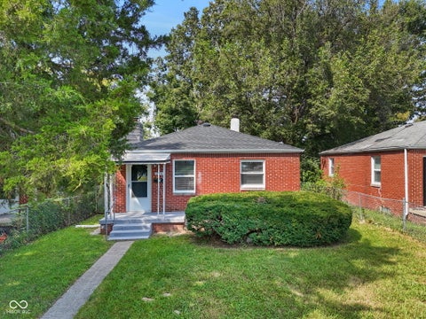 Photo of 226 S Gladstone Avenue, Indianapolis, IN 46201 (MLS # 22123839)