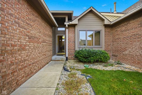 Photo of 681 Cottage Lane, Greenwood, IN 46143 (MLS # 22072476)