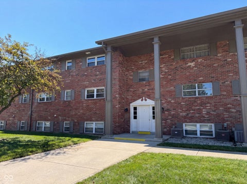 Photo of 3135 E 52nd Street #UNIT E, Indianapolis, IN 46205 (MLS # 22114616)