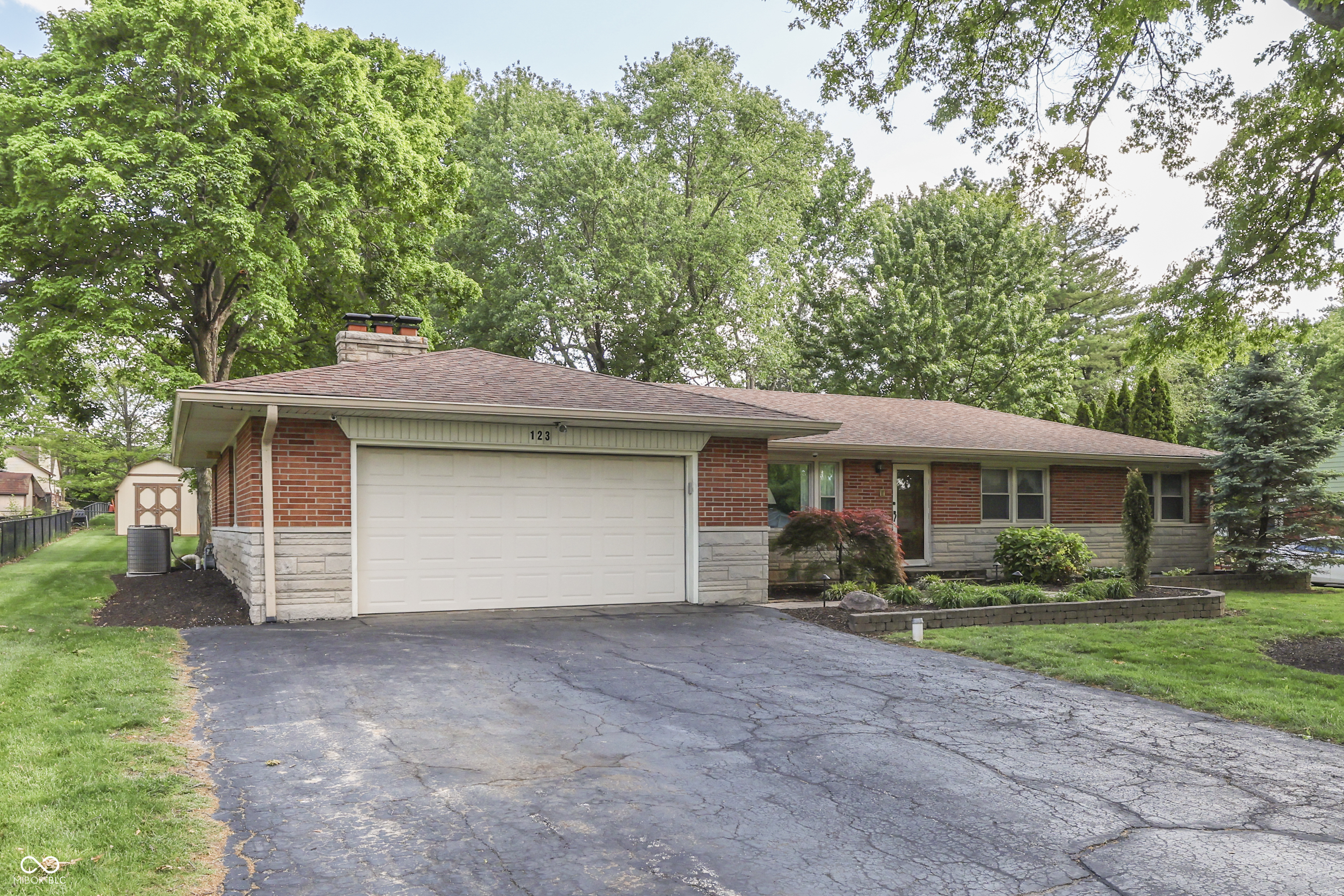 123 E Cragmont Drive