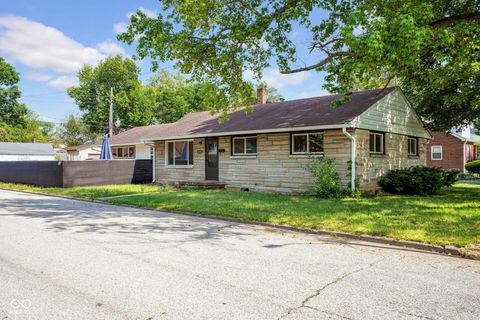 Photo of 2019 19th Street, Columbus, IN 47201 (MLS # 22102025)