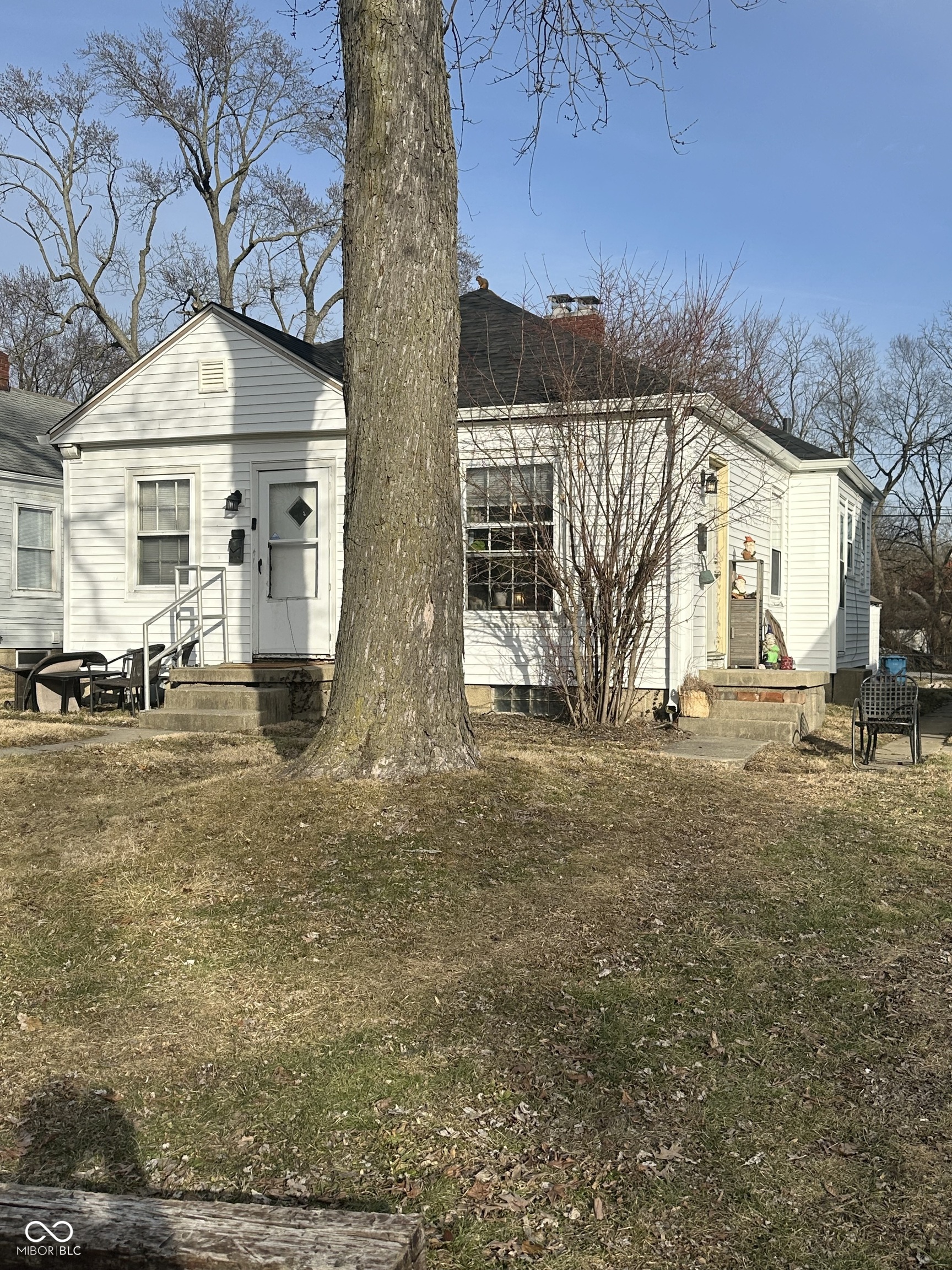 4017-4019 Clarendon Road